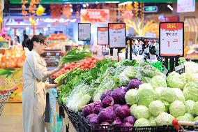 Customers Shop at A Supermarket in Nanjing