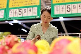 Consumers Shop at A Supermarket in Binzhou