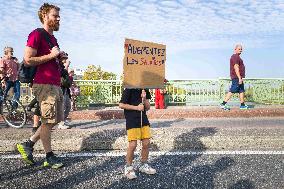 Inter-Union Strike And Mobilization For Wages - Toulouse