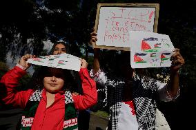 Palestinian Community In Mexico Demonstrates At The Israeli Embassy