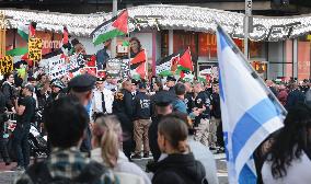 Pro-Palestinian, Israeli protesters in NY