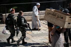 MIDEAST-JERUSALEM-JUMMAH-SECURITY