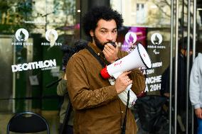 Rally And Picket In Front Of The Decathlon - Paris