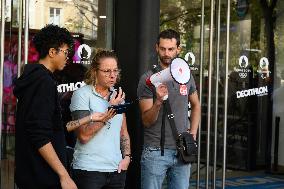 Rally And Picket In Front Of The Decathlon - Paris