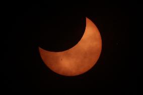 MEXICO-MEXICO CITY-SOLAR ECLIPSE