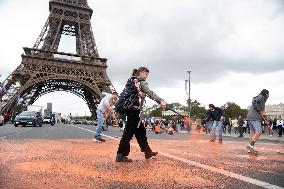 Derniere Renovation Action On Iena Bridge - Paris