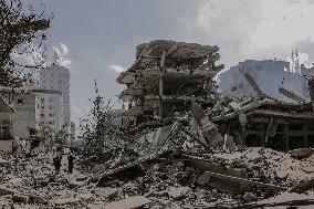 Humanitarian Catastrophe Looms After Israeli Attacks - Gaza