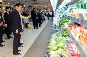 Japan PM Kishida visits supermarket in Tokyo