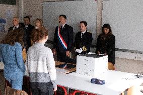 Prisca Thevenot Attends Tribute To Samuel Paty And Dominique Bernard - Sevres