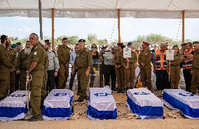 Funeral Of Five Family Members - Israel