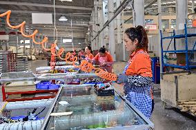 Glass Workshop Products in Qingzhou