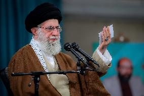 Khamenei Says Israel Must Halt Assault On Palestinians - Tehran