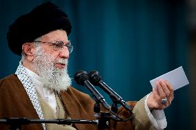 Khamenei Says Israel Must Halt Assault On Palestinians - Tehran