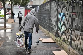Migrants Gather To Receive Alimentary Aid - Paris