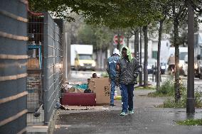 Migrants Gather To Receive Alimentary Aid - Paris