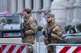 Security Measures For Terrorism Alert Near Duomo - Milan