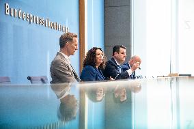 German Work Minister Hubertus Heil and President of Federal Work Agency Andrea Nahles hold Press Conference at the Bundespressek