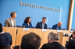 German Work Minister Hubertus Heil and President of Federal Work Agency Andrea Nahles hold Press Conference at the Bundespressek