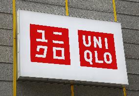 UNIQLO signage and logo