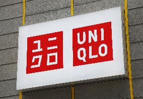 UNIQLO signage and logo