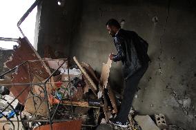 LEBANON-ISRAEL-BORDER-DAMAGED HOUSE