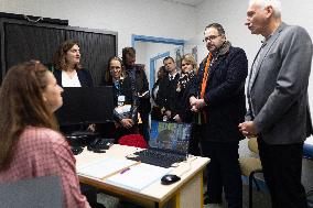 Minister of Health visits Jean Renoir school for a HPV vaccination campaign - Bondy