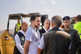 Jordans Crown Prince Checks on Relief Aid for Gaza - Amman
