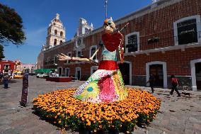 Cardboard Monumental Skulls Was Installed In Atlixco Main Square