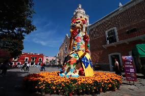 Cardboard Monumental Skulls Was Installed In Atlixco Main Square