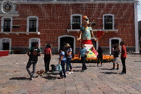 Cardboard Monumental Skulls Was Installed In Atlixco Main Square