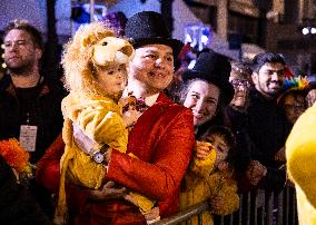 U.S.-CHICAGO-HALLOWEEN-ART IN THE DARK-PARADE