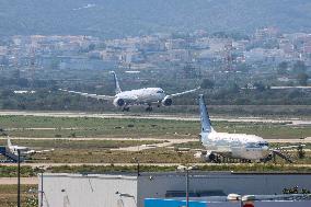 United Airlines Boeing 787-10 Dreamliner In Athens