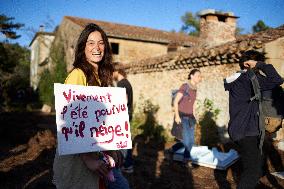 'Ramdam Sur Le Macadam' Gathering Against The A69 Highway Toulouse-Castres