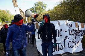 'Ramdam Sur Le Macadam' Gathering Against The A69 Highway Toulouse-Castres