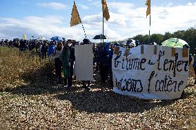 'Ramdam Sur Le Macadam' Gathering Against The A69 Highway Toulouse-Castres