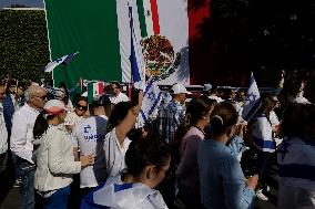 Israeli Community In Mexico Demonstrates Against Terrorism