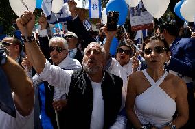Israeli Community In Mexico Demonstrates Against Terrorism