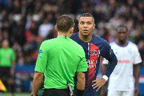 Ligue 1 - PSG v Strasbourg