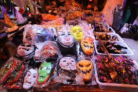 Halloween Ornaments On Sale in Shanghai