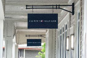 Tommy Hilfiger Store At Woodbury Common