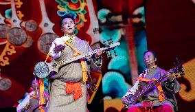 CHINA-TIBET-LHASA-CHONGYANG FESTIVAL-PERFORMANCE (CN)