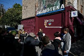 Portuguese artists create street art in support of Ukraine in Zaporizhzhia