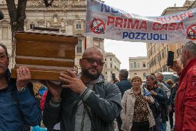 Protest Against House Demolitions In Rome