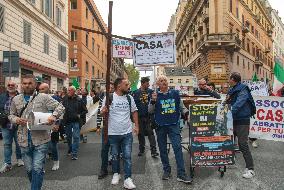 Protest Against House Demolitions In Rome