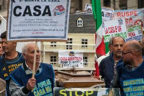 Protest Against House Demolitions In Rome