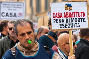 Protest Against House Demolitions In Rome