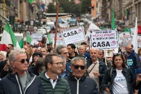 Protest Against House Demolitions In Rome