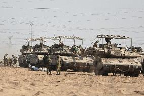 ISRAEL-GAZA-BORDER-ARMY