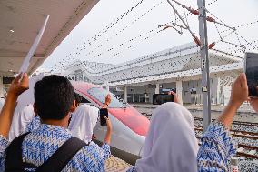 INDONESIA-JAKARTA-BANDUNG HIGH SPEED RAILWAY-STUDENTS