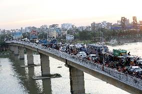 Vehicles Are Trapped In A Traffic Jam - Dhaka